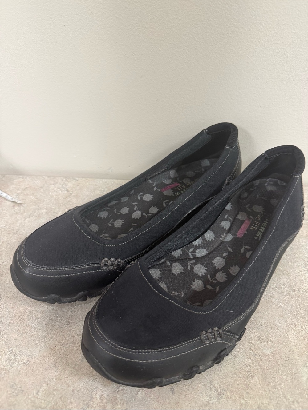 Skechers Black Slip-On Women's Casual Ballet Flats